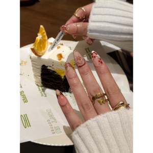 Decorazioni per Unghie in Velluto Effetto Blush Bloom, Eleganti Adesivi per Unghie da Donna - Product Image 4