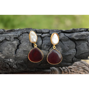 Aros de latón con acabado mate dorado y pedrería meenakari, hermosos aretes tradicionales de última moda para niñas y mujeres - Product Image 4