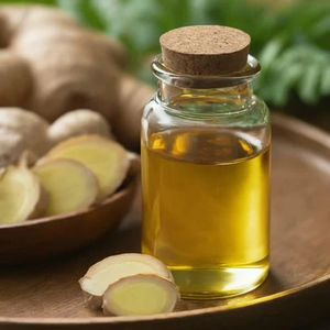 Huile essentielle de gingembre 100% pure Huile essentielle de gingembre en vrac en gros Huile essentielle de gingembre naturelle et pure - Product Image 1