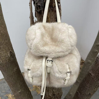 Sac à dos unisexe en fausse fourrure moelleuse crème, mini sac à dos décontracté pour voyage et école, avec pendentif en peluche Kawaii, fermeture éclair