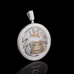 Collar con Colgante de Medallón Circular con Diamantes de Moissanita, Estilo Hip Hop - Product Image 1