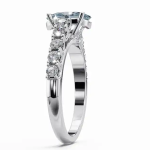 3.5ct Lab Grown Diamond Fancy Blue Oval y White Round Cut Solitaire con acento Anillo de compromiso VS Clarity con oro blanco de 14K - Product Image 2