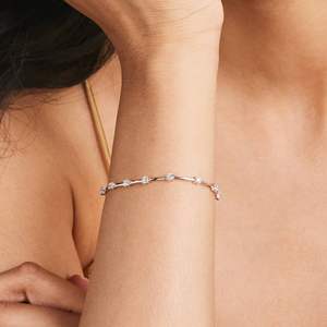 Acabado Premium Iced Jewelry para todos los géneros Perfect Fashion Pulsera de tenis de diamantes de moissanita 925 Plata y oro de 10 quilates - Product Image 4