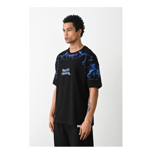 เสื้อยืดโอเวอร์ไซส์พิมพ์ลายสตรีทแวร์สำหรับผู้ชาย ไซส์พลัส มีโลโก้ แขนยาว ผ้าฝ้ายถัก 100% ระบายอากาศได้ดี แห้งเร็ว เหมาะสำหรับออกกำลังกาย - Product Image 2