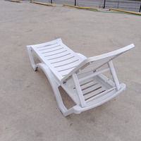 Chaise longue en résine plastique pour extérieur Hôtels Aquaparks Spas Beach Clubs Villas Chaise de plage Chaise longue pour extérieur Utilisation contractuelle
