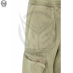 Pantalones Cargo Personalizados y Elegantes, Pantalones Deportivos Apilados, Pantalones Cargo Cómodos para Hombre Hechos por Huge Edge Sports. - Product Image 4