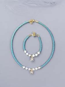 Ensemble collier et bracelet DAFNI en perles de plastique colorées et œil porte-bonheur - Fait main pour la fête des mères et la Saint-Valentin - Product Image 3