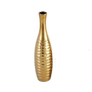 Vase décoratif en aluminium moulé en métal Vase urne à fleur plaqué laiton moderne Vase décoratif de table en métal fabriqué à la main - Product Image 5