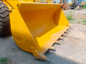 Venta por tiempo limitado en cargadora de ruedas 966H usada con caja de cambios de bomba eléctrica para ingeniería vial - Product Image 4