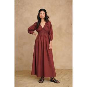ชุดเดรสผู้หญิงสีน้ำตาล คอวี แขนสั้น ยาวคลุมเท้า ผ้าถักนิตติ้ง ผ้าฝ้าย เอวธรรมชาติ สไตล์ลำลอง สำหรับฤดูร้อนและรีสอร์ท - Product Image 1