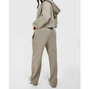 Conjunto deportivo de top corto de calidad premium con textura suave y aspecto moderno, conjunto deportivo casual de top corto. - Product Image 2