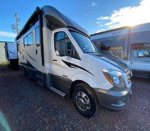 COMPRE un Winnebago V-i-e-w 2-4-G usado del 2015, listo para vender - Product Image 1