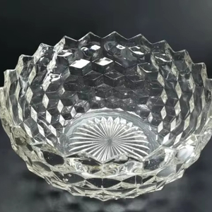 Bol décoratif de luxe pour table, lavable, design accrocheur, en verre, pour la maison, la cuisine, les hôtels, les restaurants, les fêtes, le service de nourriture - Product Image 1