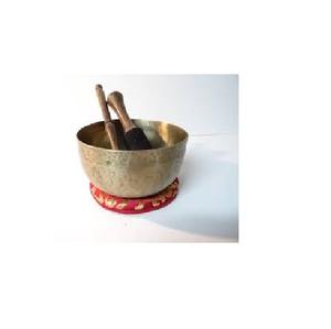 Cuenco de canto Himalaya hecho a mano con Mazo y almohada | Cuenco de sonido Budista para meditación y yoga - Product Image 4