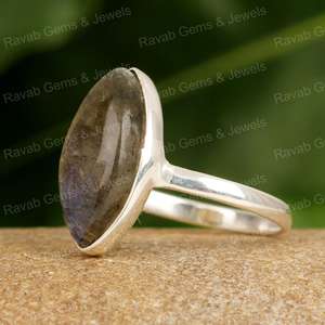 Labradorita de Forma Marquesa de 8x16 mm con Engaste de Bisel Liso en Plata de Ley 925, Diseño Exclusivo Hecho a Mano con Calidad Superior para Mujer - Product Image 2