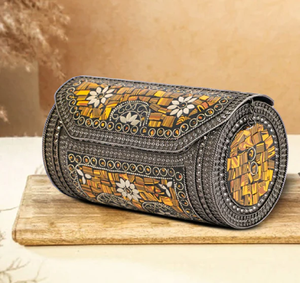 Embragues de metal Premium antiguos Jewel con atractivo de lujo ahora listos a granel a precios al por mayor para vendedores minoristas comisariados - Product Image 1