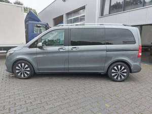 Furgoneta V-Class Usada de 2022, 50001-75000 Millas, Motor 4.1-6L, Transmisión Automática, Asientos de Cuero, Lista para Conducir - Product Image 3