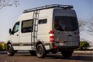 Asequible para Conducir |   CONDUCCIÓN IZQUIERDA |   Volante a la derecha |   Mercedes-Benz Sprinter 2500 Sync Van Sunstone 2018 - Product Image 3