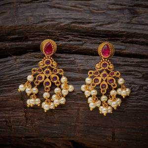 Boucles d'oreilles pendantes chic et vintage - Product Image 1