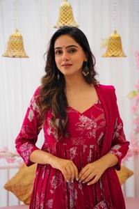 Ensemble de costume ethnique élégant marron Aura avec bas élégant et Dupatta fluide pour les looks de fête et de fête pour les saisons d'hiver et d'été - Product Image 4