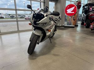 Moto sportive Honda CBR600RR 2026 à prix réduit à vendre + Garantie - Product Image 2