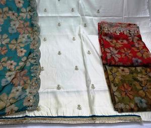 Costumes indiens de créateur modernes non cousus brodés à la main pour femmes pour les fêtes de style traditionnel - Product Image 3