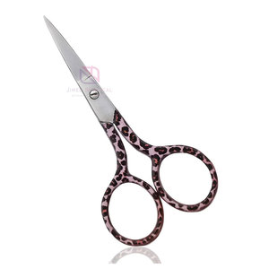 2025 Tijeras de uñas personalizadas al por mayor, cuchillas de acero inoxidable rectas afiladas, herramienta de belleza de Color sólido duradero para uso profesional - Product Image 1