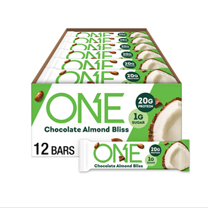 Barres protéinées ONE, saveur chocolat et amandes, 2,12 oz (lot de 12) - Product Image 1