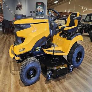 Tracteurs à gazon Cub Cadet XT2 de qualité supérieure, achetez maintenant, livraison rapide, excellente durabilité et moteur puissant - Product Image 1