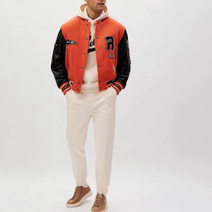 Chaqueta Universitaria Acolchada de Lona para Invierno, Estilo Urbano, con Capucha, Bordado Personalizado, Diseño Propio, Chaqueta de Béisbol Universitaria para Hombre - Product Image 5