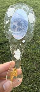 Miroir à main en résine avec finition lisse et brillante, parfait pour un usage quotidien, le maquillage ou des fins décoratives, ajoutant une touche élégante - Product Image 5