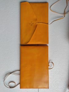 Limas de cuero en relieve personalizadas con cordón de cuero, hechas en color azafrán, ideal para regalar y regalar - Product Image 4