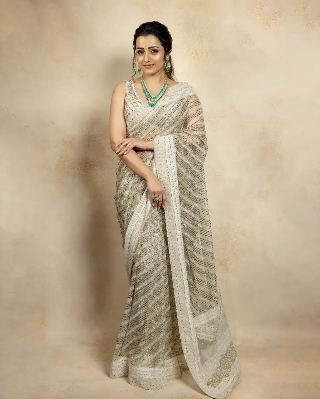 Nuovo DESIGNER indiano esclusivo ricamo a rete a farfalla pesante con paillettes lavoro splendente sari bianco con camicetta