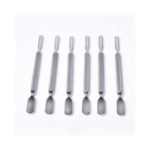 Limpiador de uñas de doble extremo de acero inoxidable Manicura Pedicura Instrumentos Espátula de acero inoxidable Empujador de cutículas - Product Image 2