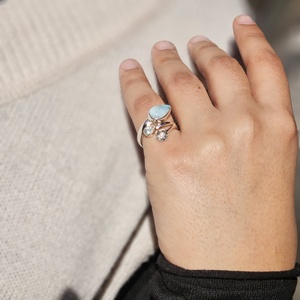 แหวนเงินลายดอกไม้เล็กๆที่มีสไตล์และควอตซ์สีฟ้าสำหรับงานแต่งงานและงานปาร์ตี้เครื่องประดับชั้นดี - Product Image 2