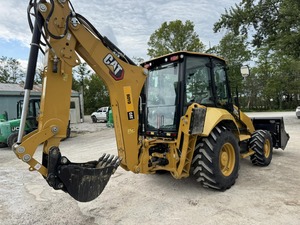 Chargeuse-pelleteuse Caterpillar 420 XE avec attache rapide, godet multi-usages de 1,3 m³, idéale pour l'excavation, le chargement et la construction - Product Image 6