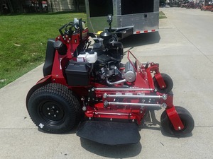 Cortadora de Césped Eléctrica Ferris 5902169 de 52 Pulgadas con Plataforma para Operador, Modelo SRS Z3X, con Motor de 37 HP y 4 Tiempos para Cortar el Césped - Product Image 4