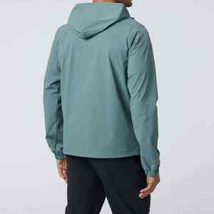 เสื้อแจ็คเก็ตออกกำลังกายสำหรับผู้ชาย น้ำหนักเบา ระบายอากาศได้ดี ผลิตจากโพลีเอสเตอร์ เหมาะสำหรับกิจกรรมกลางแจ้ง วิ่ง และเล่นกีฬา มีปกตั้งและโลโก้ด้านหน้า - Product Image 4