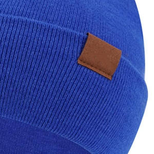 Bonnets unisexes élégants et chauds en acrylique doux Parfait pour l'hiver, mode décontractée ou marque promotionnelle - Product Image 6