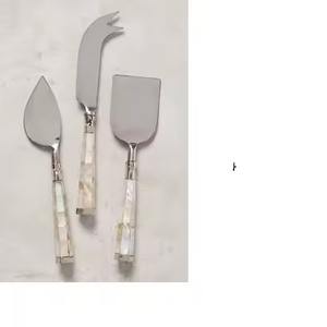 Ensemble de couteaux à fromage en acier inoxydable artisanal de style doré avec manche en marbre pour servir le fromage au petit-déjeuner - Product Image 2