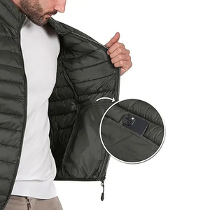 Chaleco de plumón transpirable ligero Premium para hombre, acolchado resistente al agua de alta calidad para aventuras y viajes al aire libre en invierno - Product Image 4