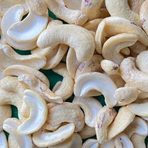 Noix de cajou crues de haute qualité Offres Spéciales Noix de cajou Vietnam Noix de cajou Prix FOB OEM, ODM - Product Image 1