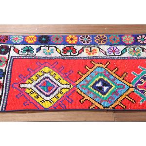 Alfombra vintage de 1.8x3.1 pies, alfombra turca pequeña, alfombra naranja geométrica con elementos florales - Product Image 3