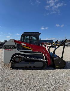 จัดส่งฟรี Takeuchi TL12R2 รถตักล้อยางขนาดเล็ก 111 แรงม้า พร้อมอุปกรณ์บดไม้ น้ำหนัก 1,349 กก. ROC, อัตราการไหลสูง 153 ลิตร/นาที - Product Image 1