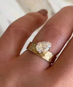 Anillo de compromiso de moissanita corte pera 1,00 CT, anillo de bodas solitario, anillo de Maribel, alianzas de boda, joyería fina - Product Image 3