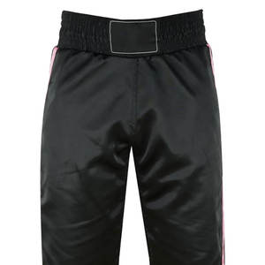 Pantalon de kickboxing pour homme en satin noir respirant, taille élastique, bandes latérales roses, ajustement réglable, automne, marque personnalisée - Product Image 5