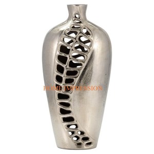 Leaf Designing Gold Polished Metal Brass Fancy New Style <b>Flower</b> Vases and <b>Pots</b> Wedding Table Decoration Centerpiece <b>Tall</b> Vases - Product Image 6