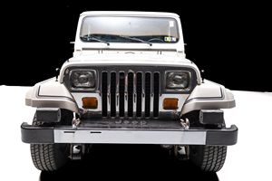 Jeep Wrangler Laredo 4x4 de 1988, Usado en Buen Estado, Sin Reserva, Motor de 6 Cilindros en Línea, Tracción en las 4 Ruedas, Techo Rígido Desmontable, Sin Modificaciones - Product Image 1