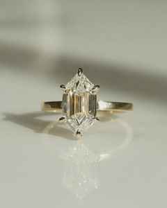 Precioso anillo romántico con diamante de corte hexagonal de 2.02 quilates cultivado en laboratorio para mujer, oro macizo de 14 quilates, regalo de joyería de aniversario para amantes - Product Image 1