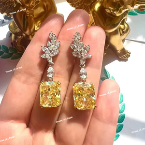 Élégantes boucles d'oreilles longues en argent avec motif de feuilles, pierres en moissanite et coupe coussin jaune radiant, boucles d'oreilles de luxe pour les soirées - Product Image 4